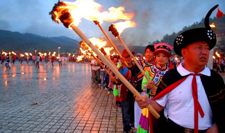 the-torch-festival-of-yi-ethnic-minority34